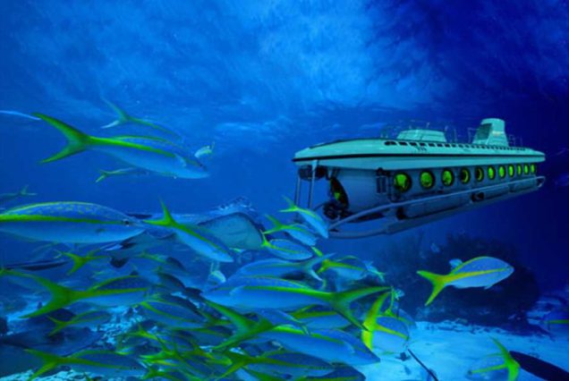 Hurghada: Panoramic Full Submersion Submarine Cruise with Snorkeling
